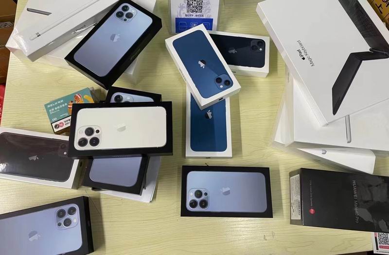 2021-11-06 desidera vendere iPhone e telefoni cellulari Samsung originali nuovi, ricondizionati e usati, prodotti dalla società del gruppo di Hong Kong TopTruly